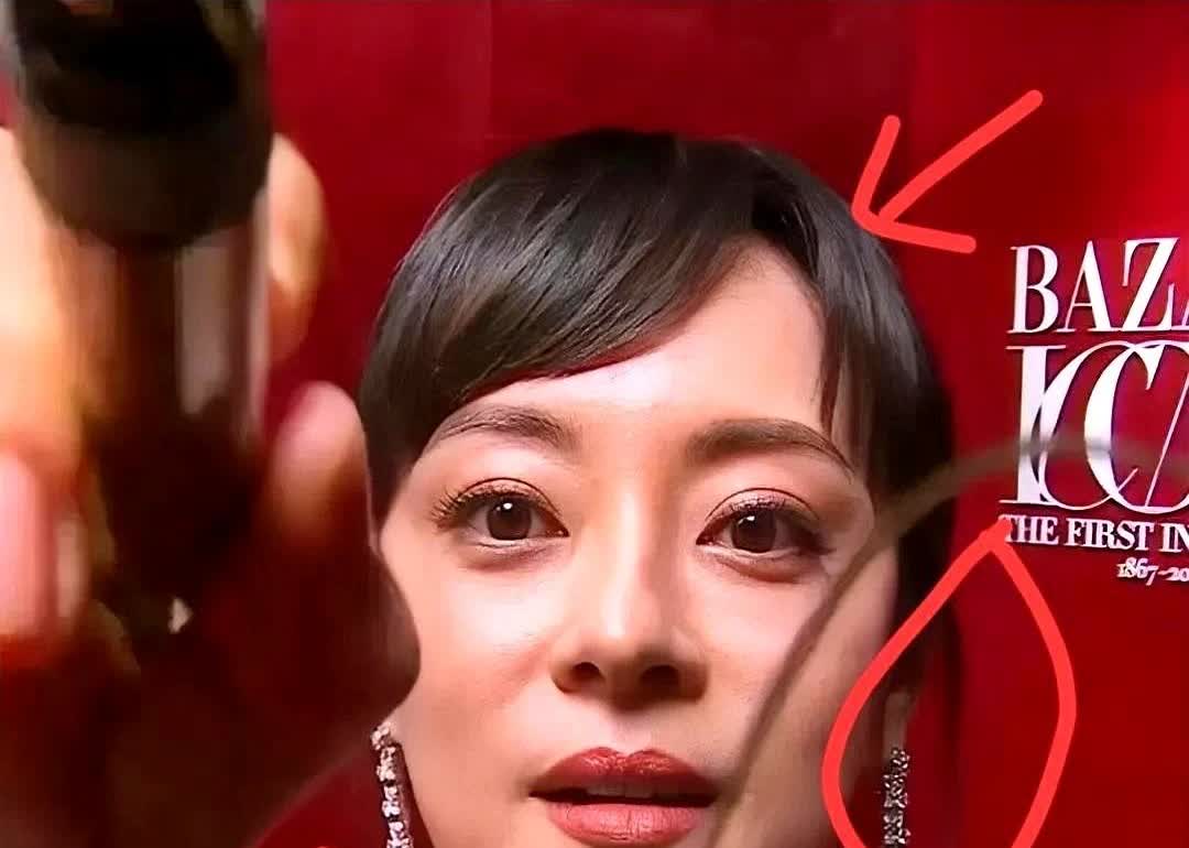 我给奶奶看了孙俪最近的照片奶奶看了半天不吱声，突然蹦出一句：