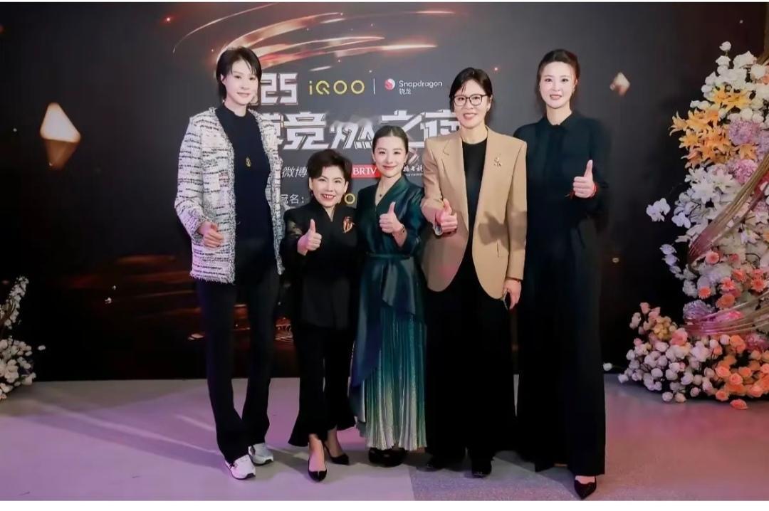 天啊，刘璇要是不穿这么高的鞋，得多高呢？