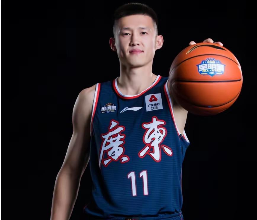 看了这么多年CBA，现在才知道原来周队是刘晓宇的妹夫，刘晓宇是周队的大舅哥；周队