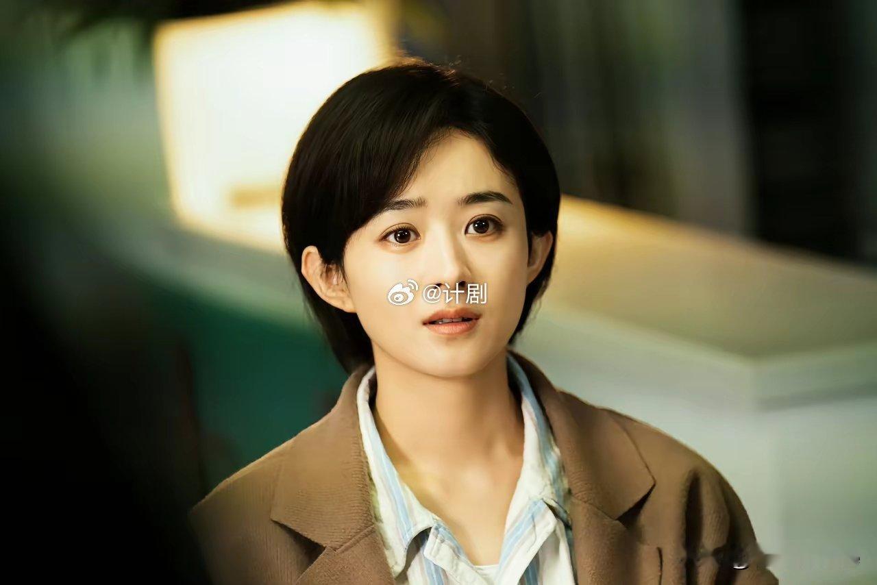 赵丽颖缺席《小城大事》研讨会有人说赵丽颖是因为剧播的不好才不参加，真是太不了解赵