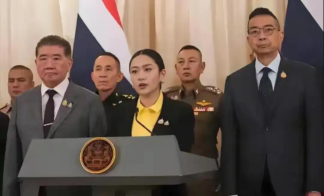 泰国总理佩通坦可能笑到了最后，据报道，为泰党联合政府向泰国国会下议院提交2026