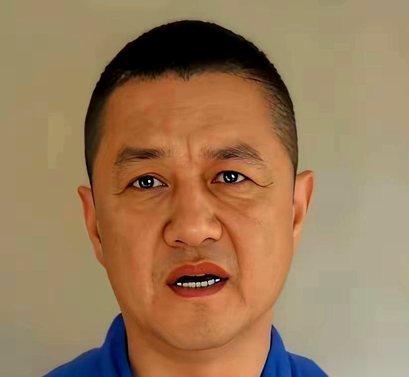 最近李亚鹏在直播间里的一段话，把不少人看乐了。一个离了两次婚、背着一身债、还在屏幕前扯着嗓子卖货的中