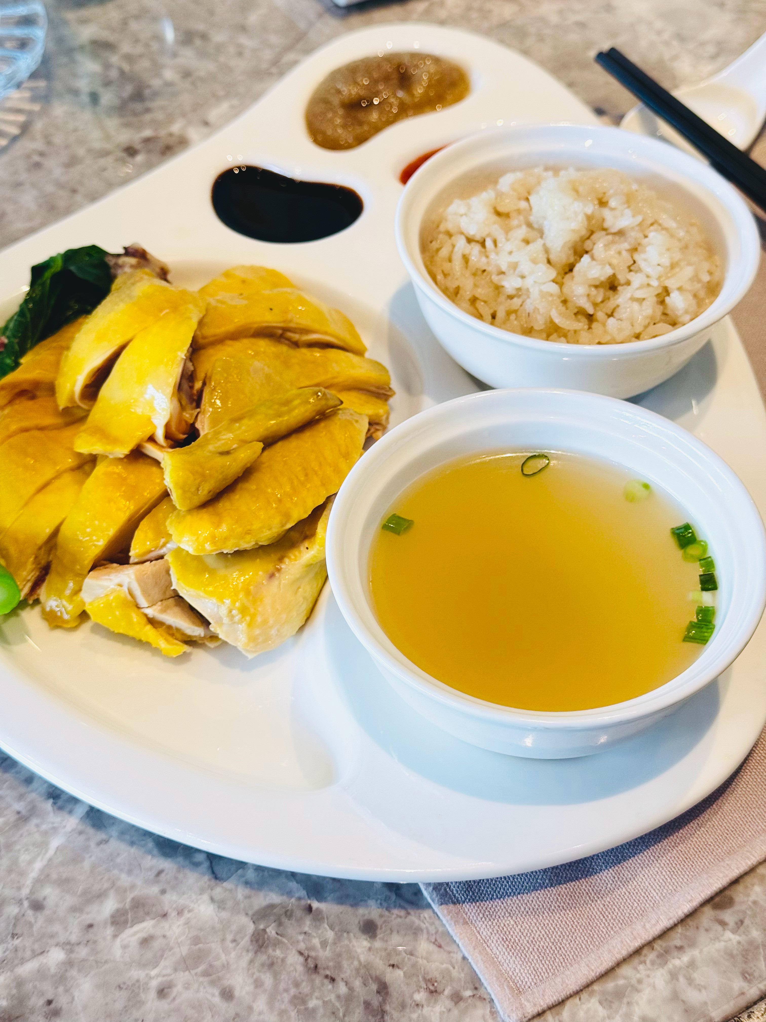 😷简单吃口病号饭，开启车展流浪汉的生活～搬砖人的美食日记​​​