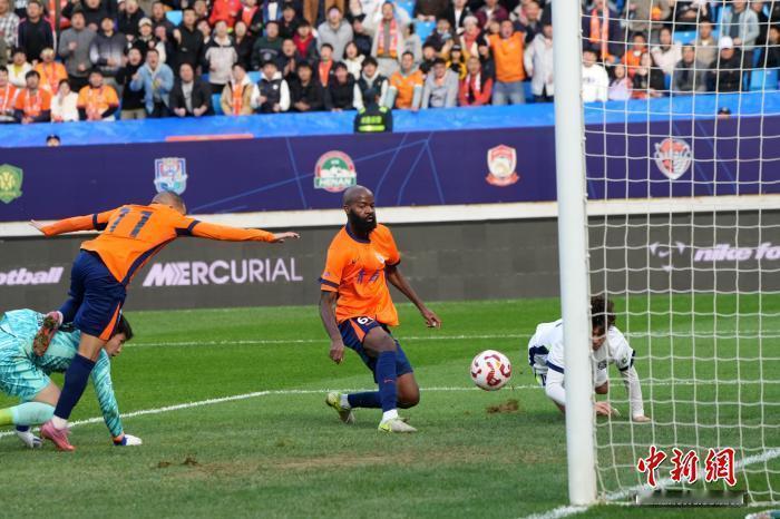 亚泰还是降级了！海牛豪取2连胜！最后一轮打平就能出线！这样亚泰提前一轮降级！那说