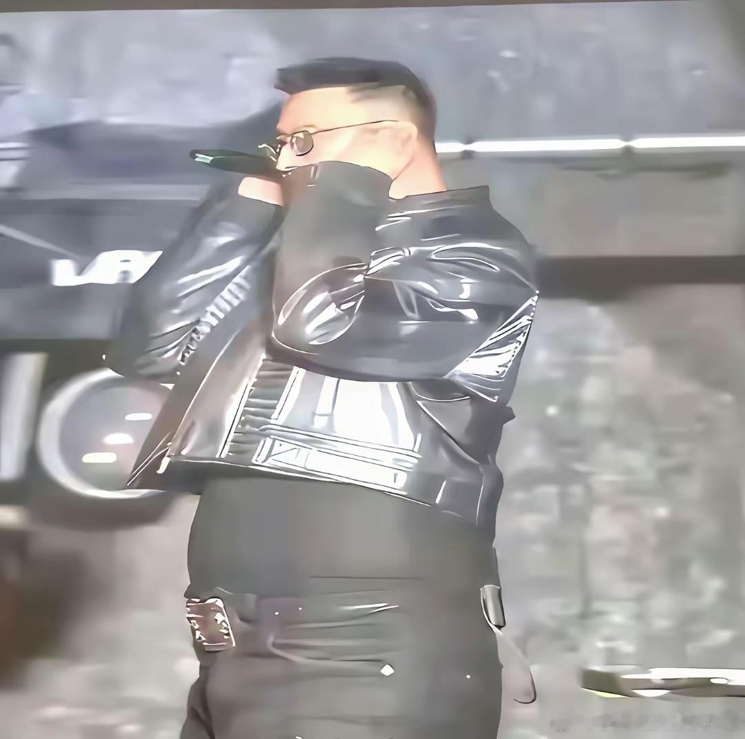 这照片绝对是汪峰想出50万都想删除掉的吧！