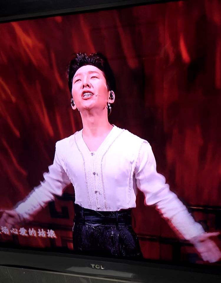 全网都在夸他演技封神，他却对着镜头摇头：那一刻，我根本没演。你刷到那个表情包了