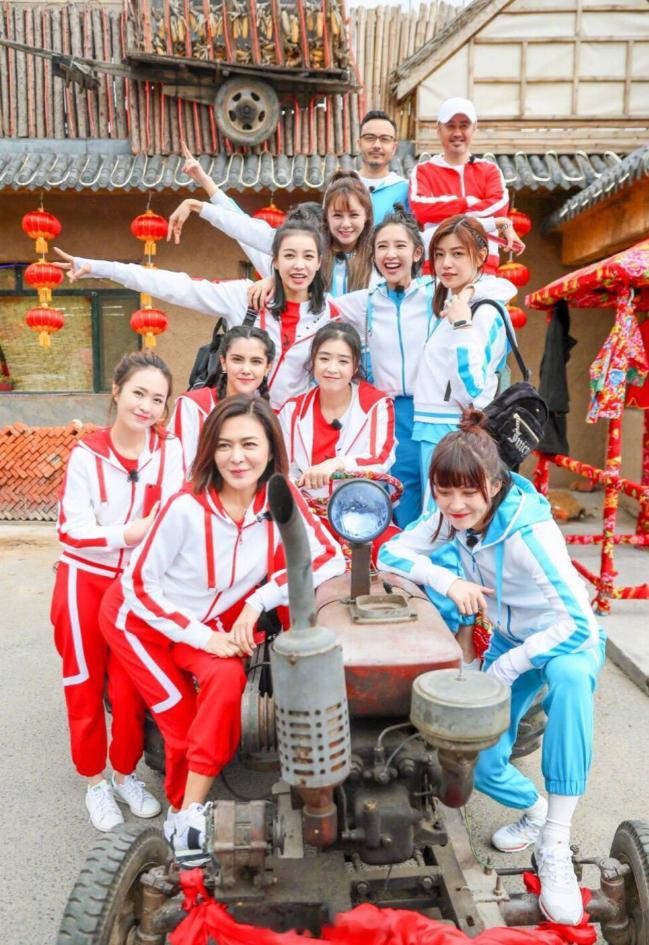 #我们来了阵容配置#芒果又要重启之前的《我们来了》综艺了...第一季2015年的叫《偶像来了》由何炅