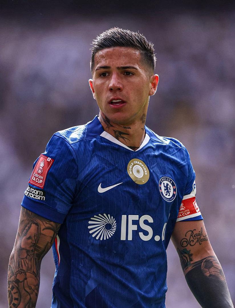 🎙切尔西临时主教练卡勒姆·麦克法兰谈到恩佐对球队的重要性：“我毫不犹豫地任命他