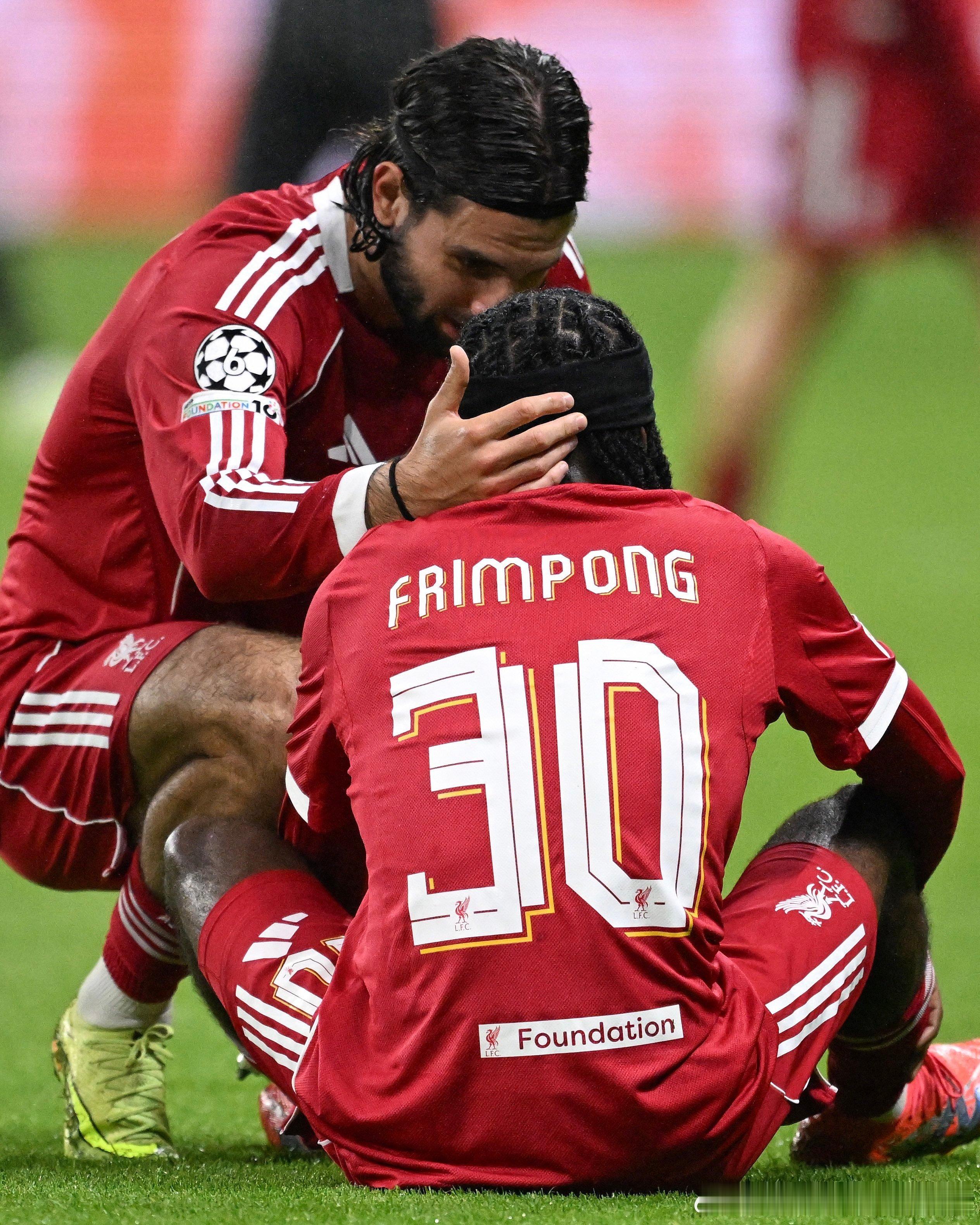 赫拉已经去客串中卫，鹏鹏这一伤直接让航队去顶？接下来又要回到没边路爆点也没有边后