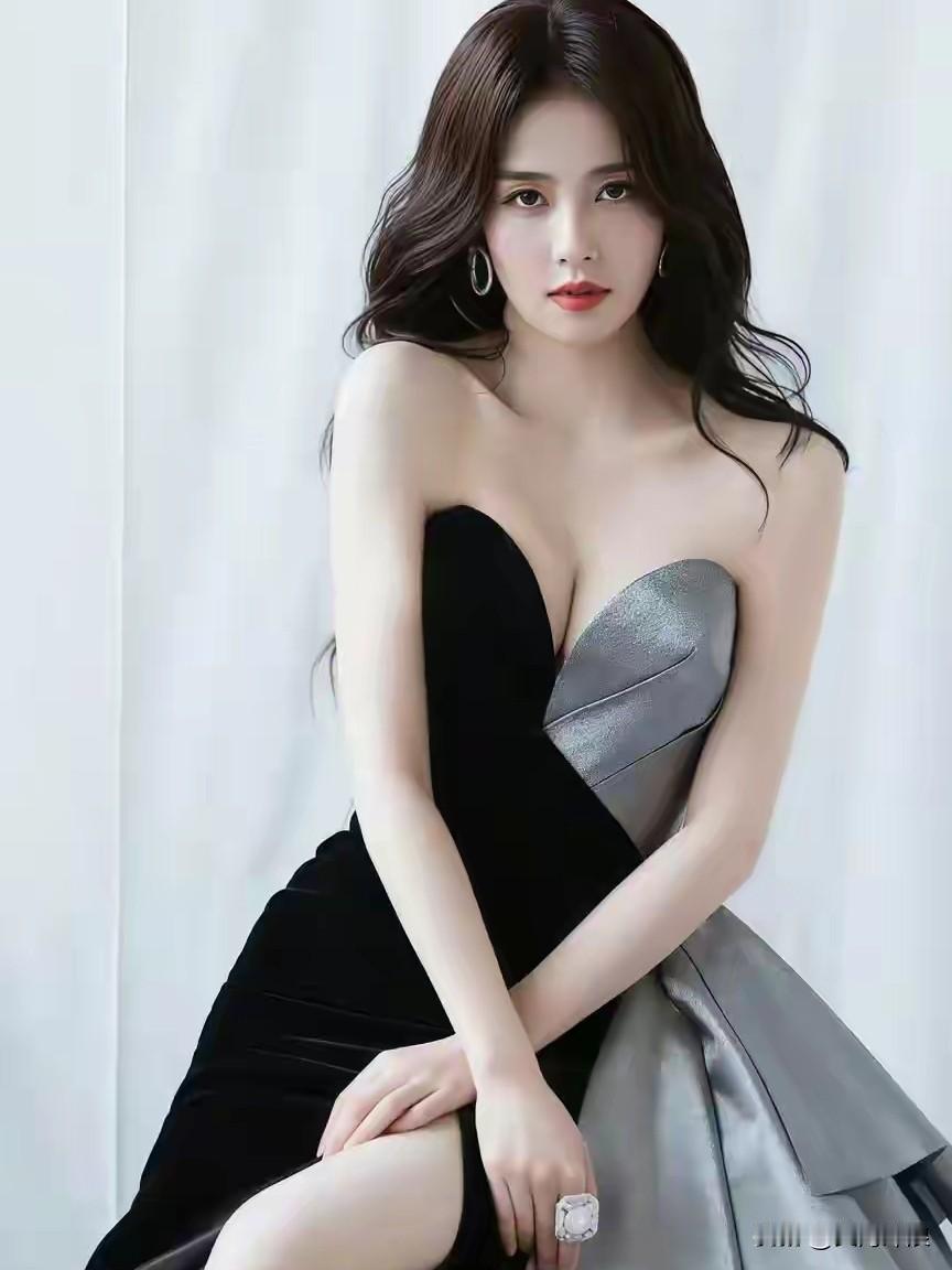 中国诗人为白鹿写的一首“接龙诗”！白瀑悬天鹿游山山青水秀生紫烟烟花爆竹齐