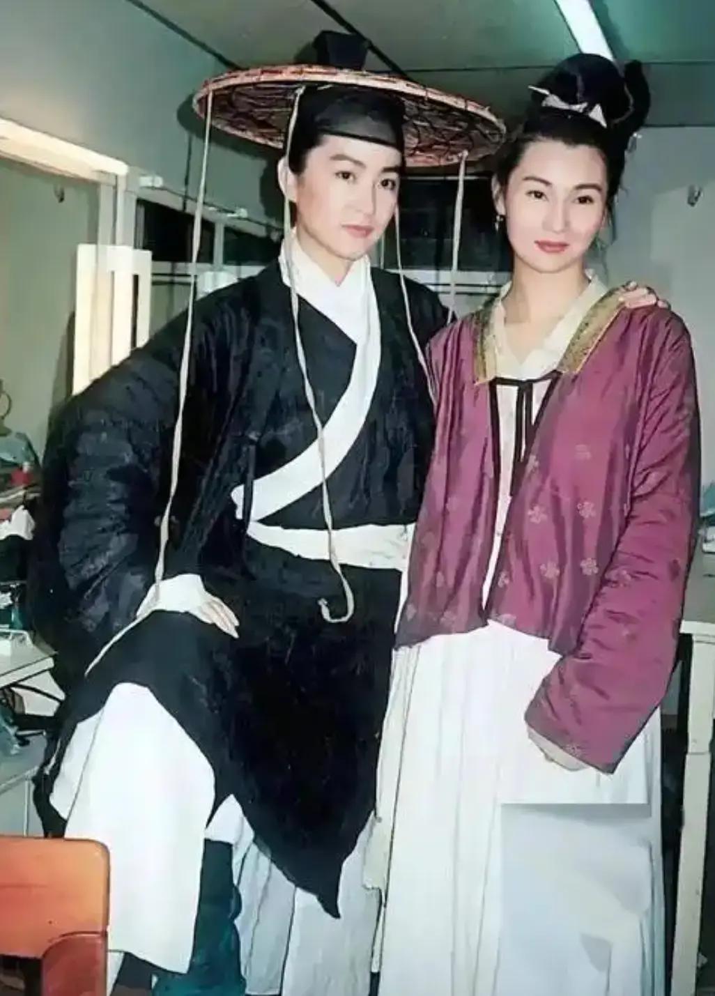 她俩都是《龙门客栈》里的人物，哪对看上去更搭？图一的林青霞看着真是好英气，好潇