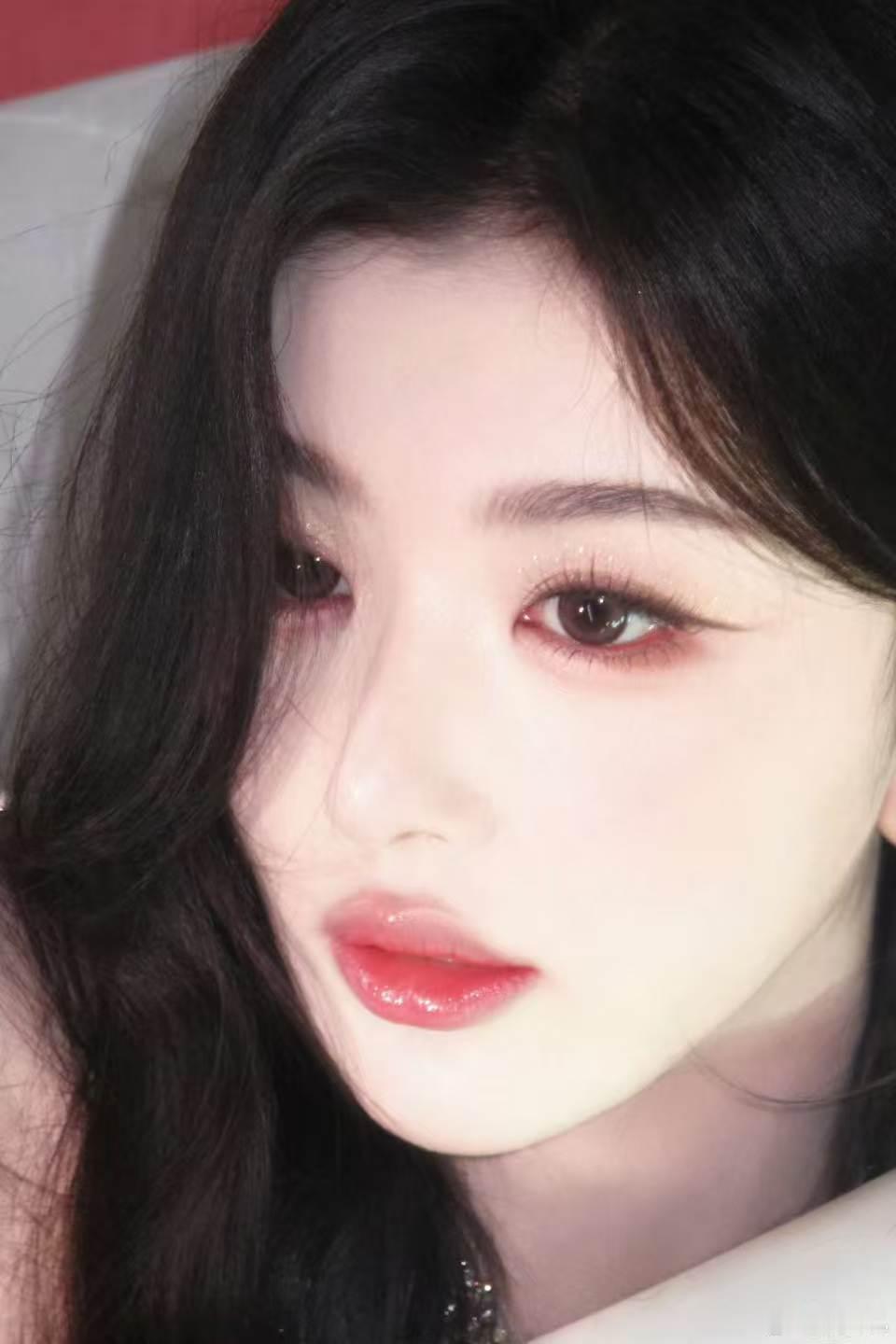 孔雪儿今天好闪孔雪儿好闪闪我们雪儿就是bulingbuling好闪闪~~~