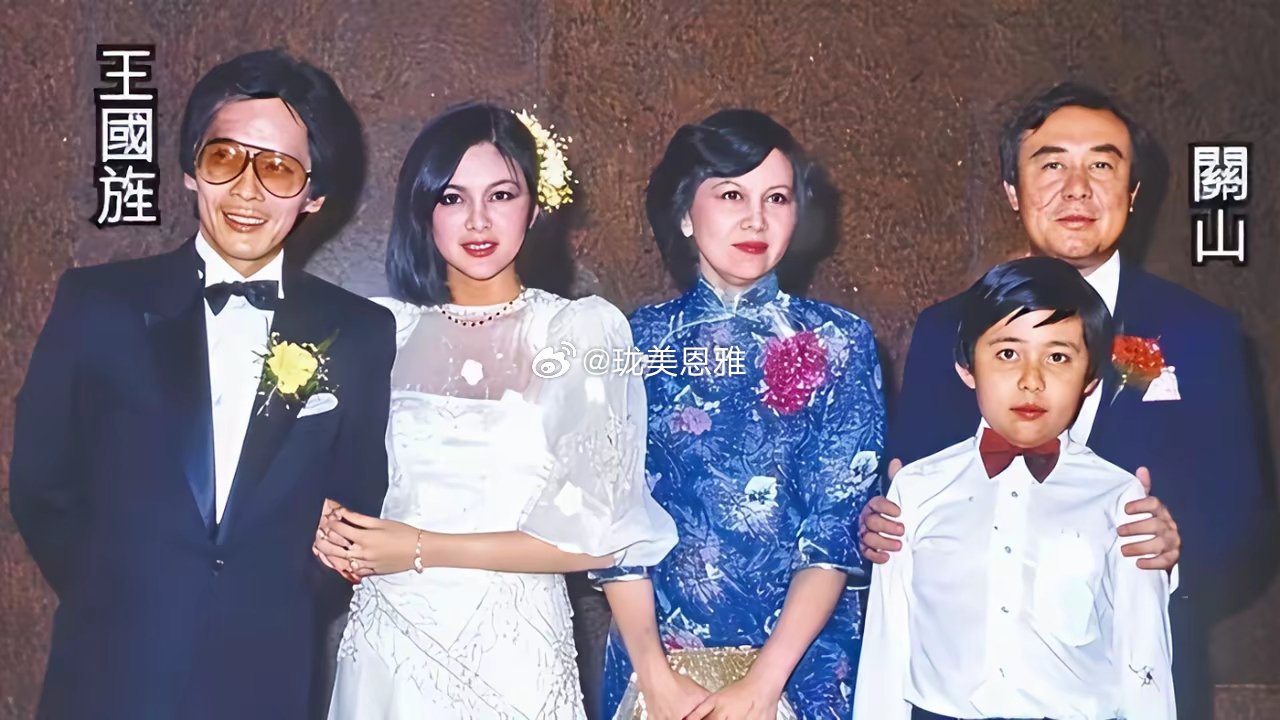关之琳的母亲老了依旧是美人这点关之琳没有随她母亲大概是随了她父亲了