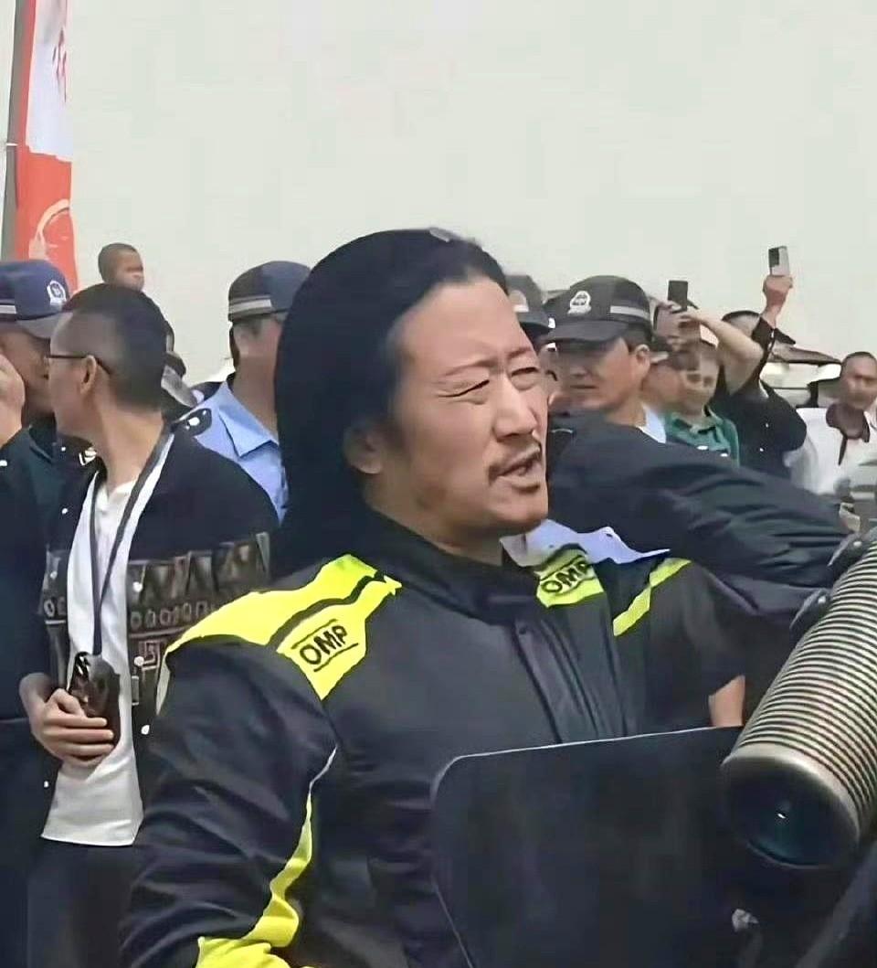 吴京在路演时称：“我们家是正黄旗的后人，祖上住西直门一带，民国时候改的吴姓。”