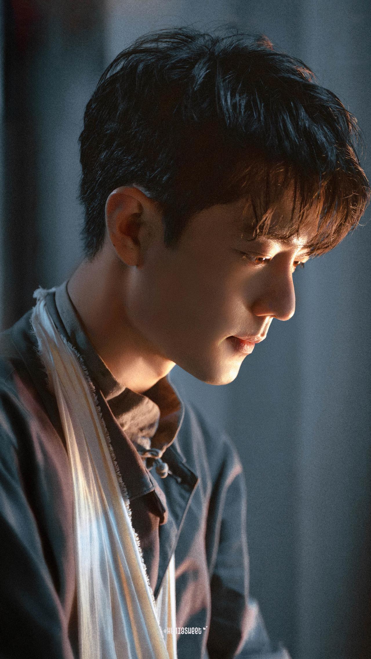 看了《谍报上不封顶》的预告，才知道能成为顶流是有原因的！不是因为肖战唱歌好听