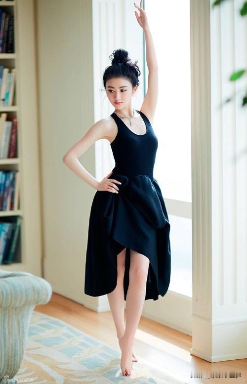 景甜美脚都美成啥样了，这谁能不爱呢？