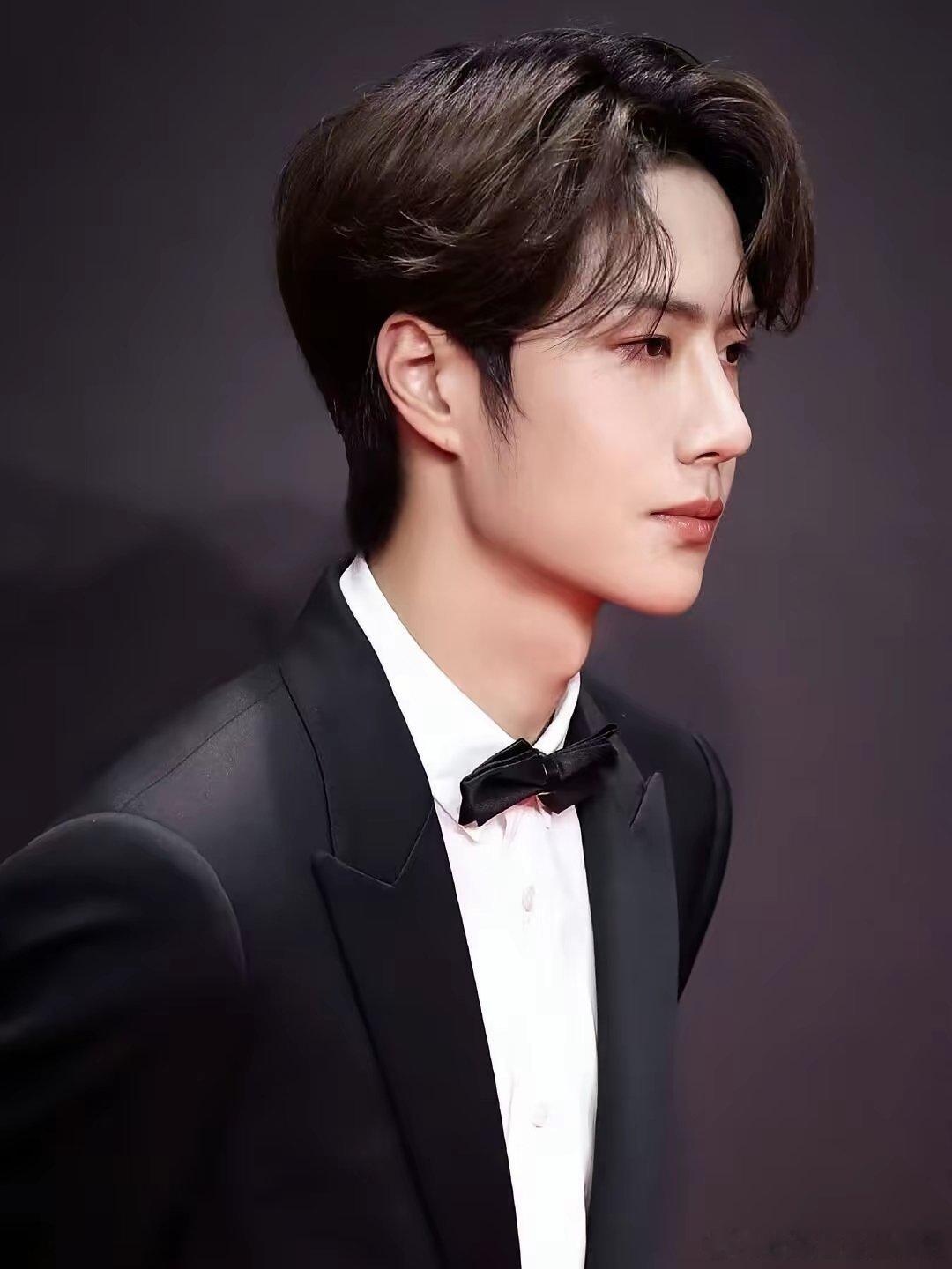 只要王一博不乱来，他演技好不好，根本不重要，说白了，他最大的本钱不是长相，也不是