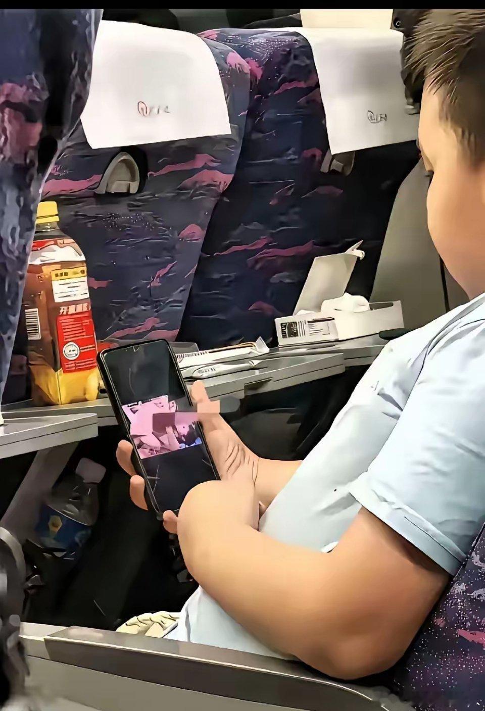 完了完了，这可真不得了！你们快看看这孩子，还有救没啊……[捂脸哭][捂脸哭]​​​