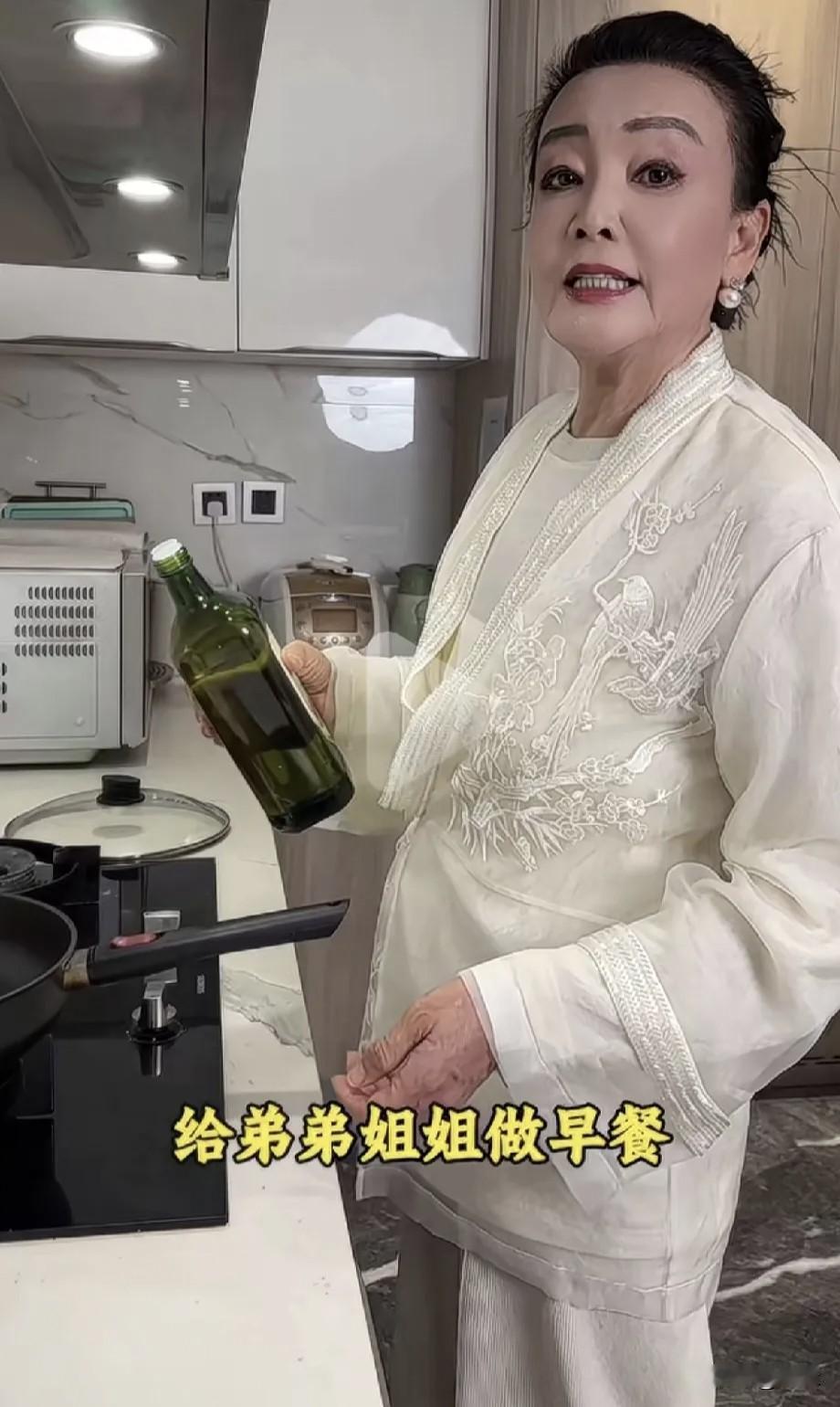 终于能理解为什么大S不让汪家曝光孩子？不是因为她有意要为难汪家，而是因为担心