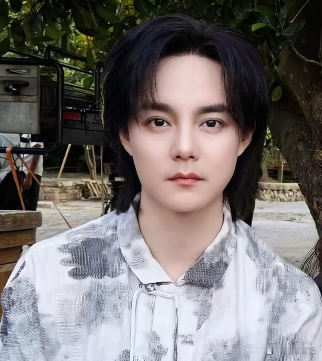 沈腾不淡定了。马丽也懵了。他们没想到，一起演《夏洛特烦恼》的尹正，如今演技真