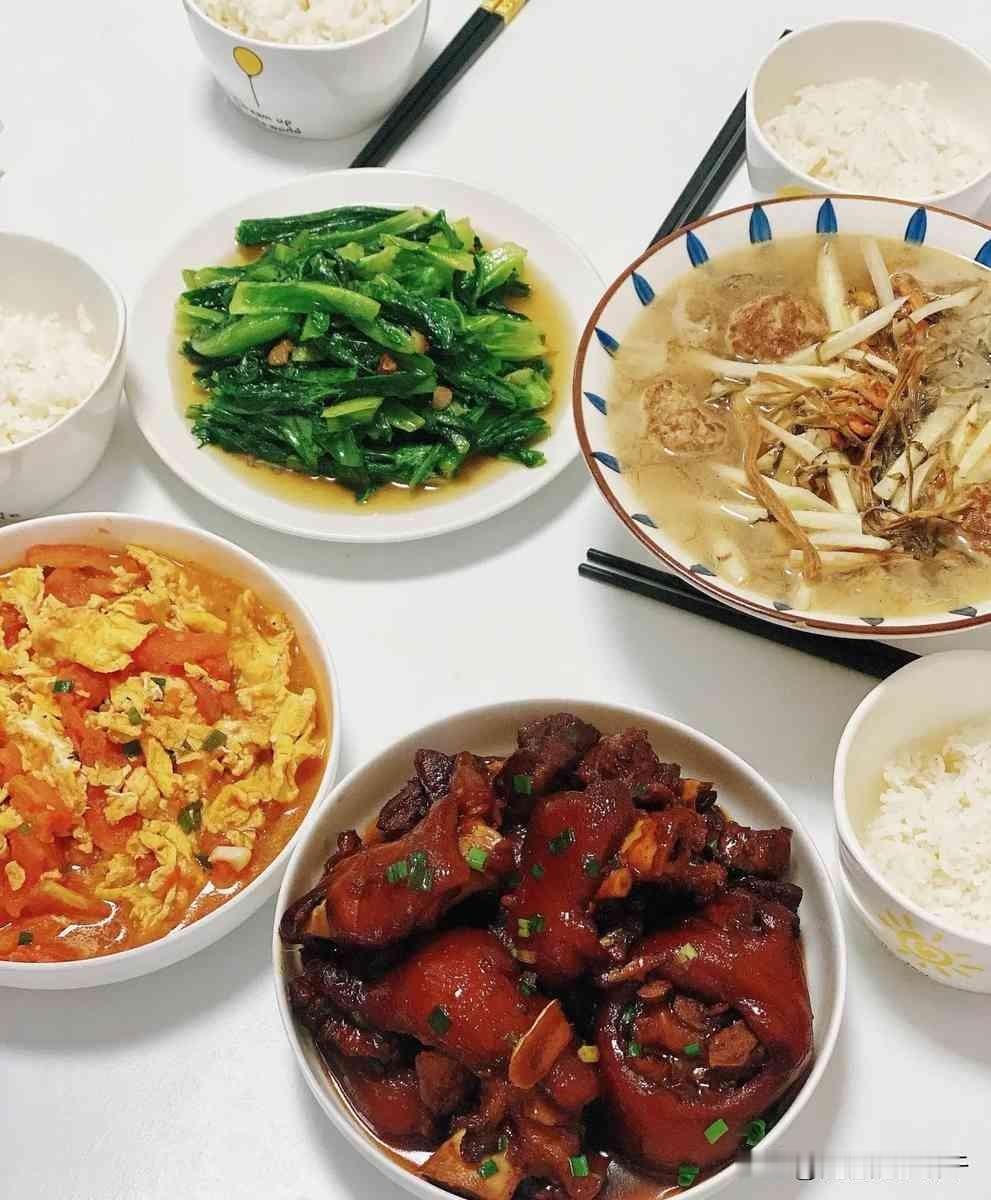 回娘家看见弟媳那张脸，我就知道今晚这顿饭，又得靠自己消化了。她眼皮都不抬一下，把