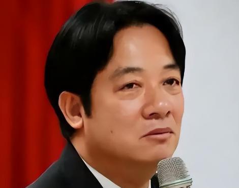 一架专机悄然降落台北，特朗普突然翻脸：抛弃台湾不再演，岛内人终于醒了，两岸统一走