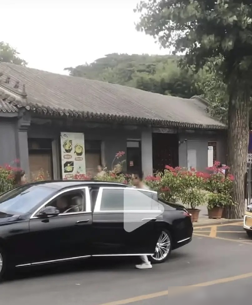 汪小菲带马筱梅去红螺寺，根本不是随便逛逛，是去还愿的。马筱梅直播亲口说了，怀上汪宝之前，俩人特意跑了