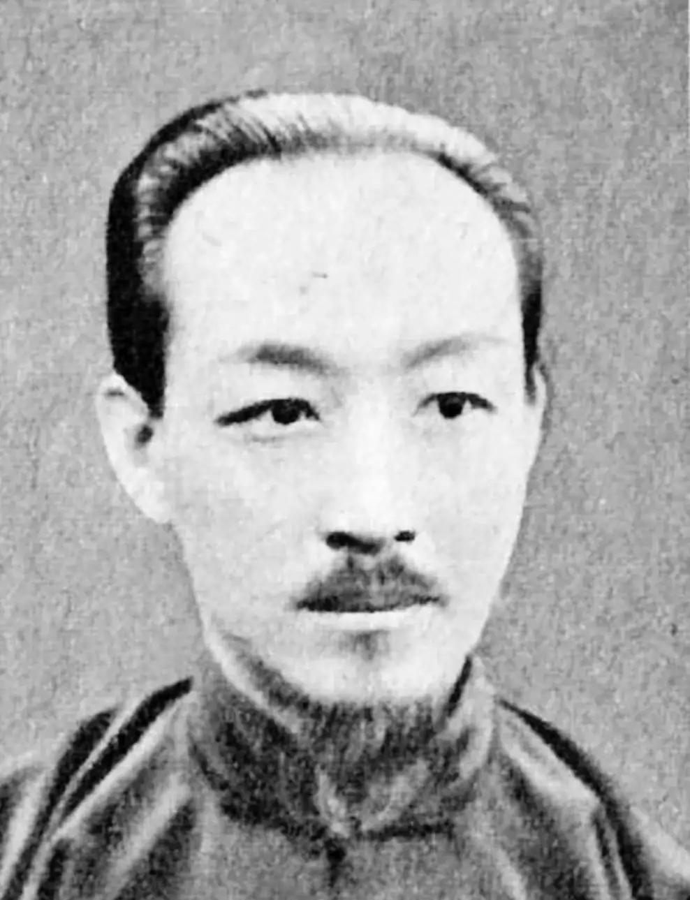 揣着旧棉衣赴日的穷小子，竟成坐拥海量遗产的汉奸！赵欣伯的堕落之路，令人不齿赵