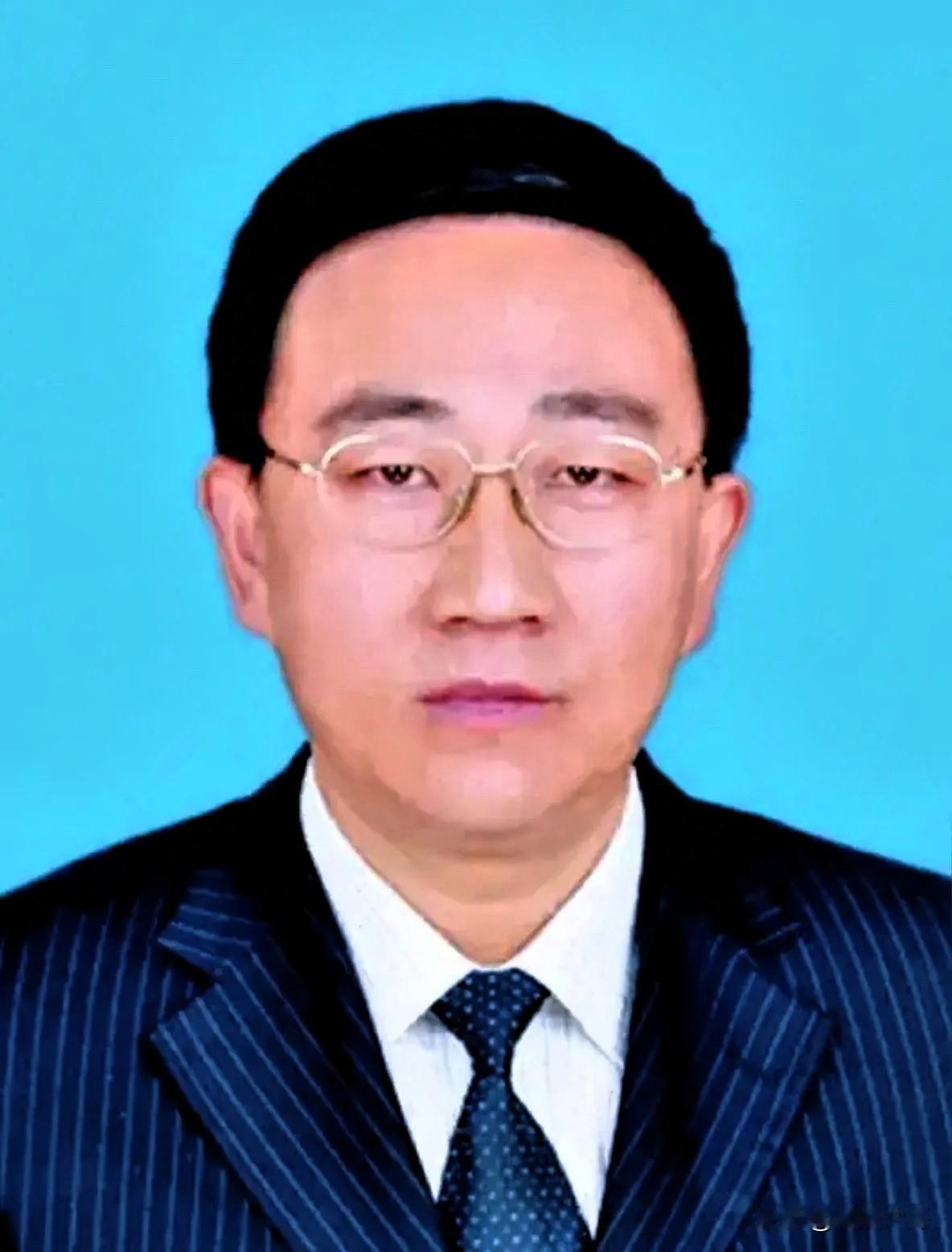 看到张安疆猝然离世的消息，沉默了很久，心里格外难受。很多人都觉得，身居公安