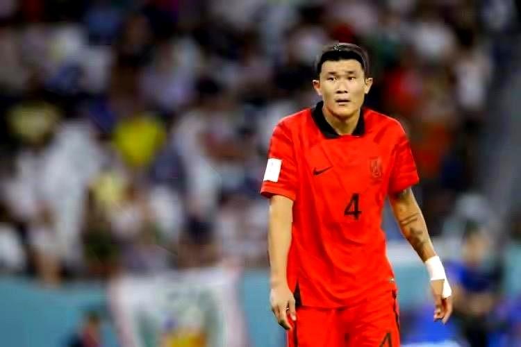 日本平南美二流球队巴拉圭，韩国0比5惨败巴西。说明亚洲足球上限世界杯8强，日本