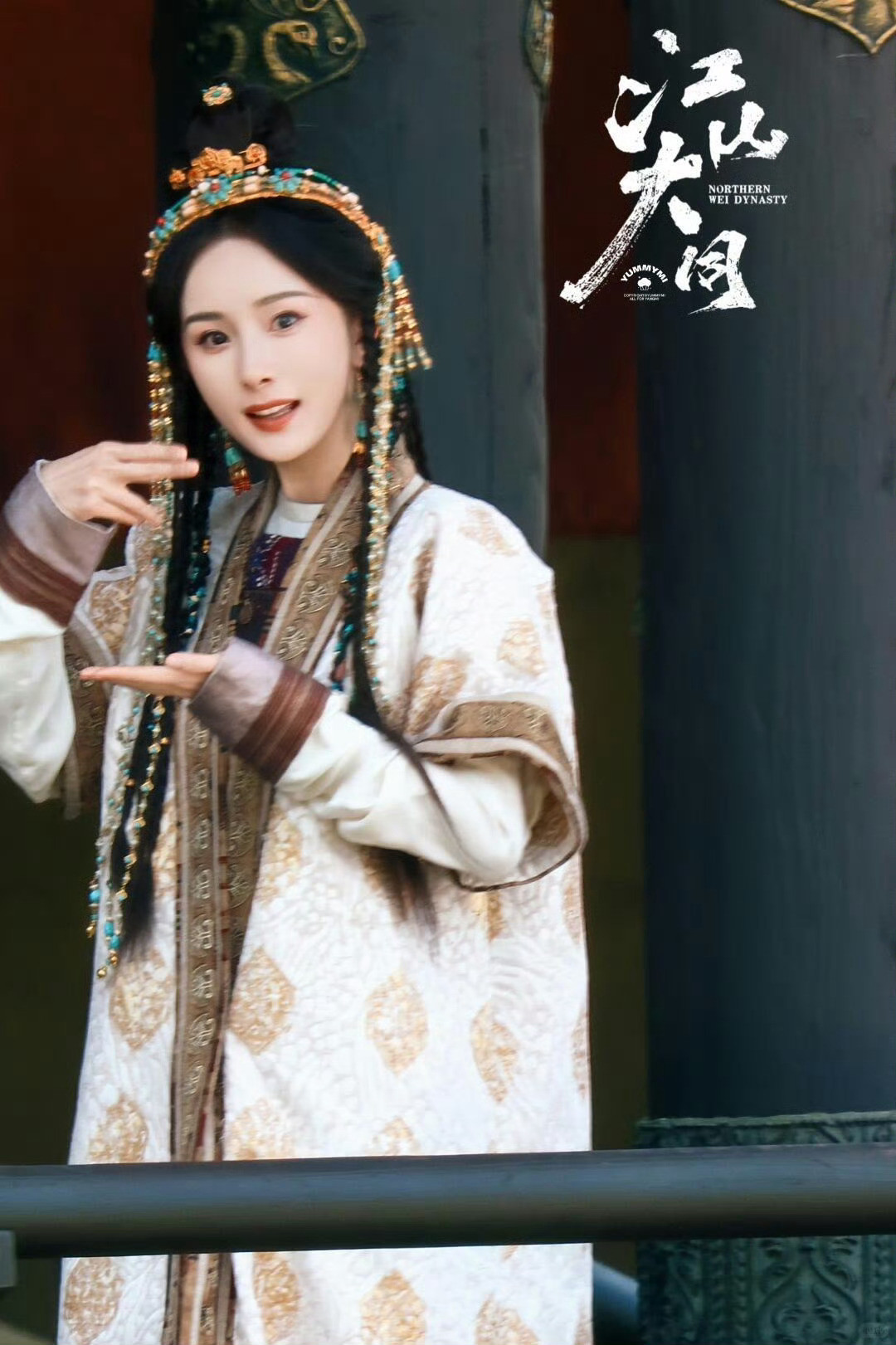 杨幂比划着提醒大家去吃饭，妈幂妈幂，甜死我了