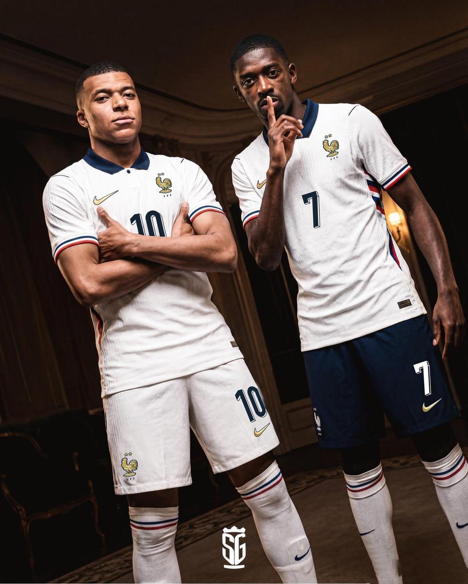 法国队拿世界杯最大优势，有两位球王年龄还正当。姆巴佩明年28岁，登贝莱明年2