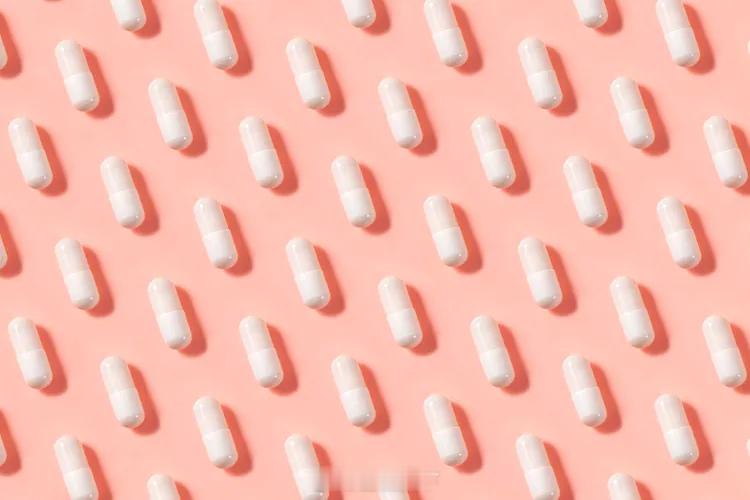 钙的主要健康益处与最新研究观点文章指出，钙不仅是维持骨骼与牙齿健康的关键矿物质