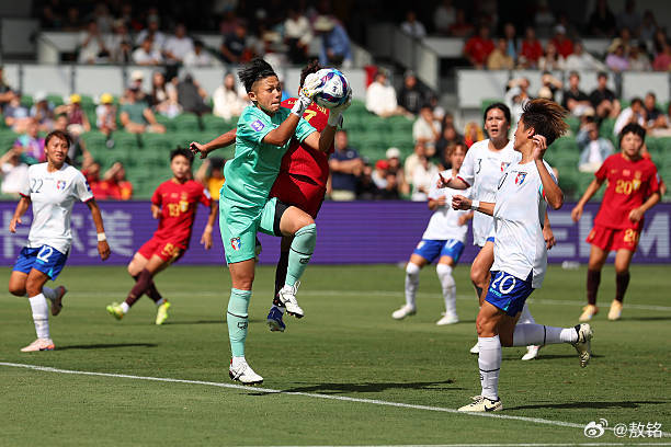 中国女足vs中国台北女足中国台北女足的这个门将程思瑜确实不错，看得出来，33岁
