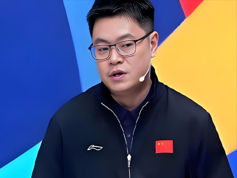 莎莎为何不可能成为队长？侯英超是这样分析的，老侯说，女队从丁宁退役后，队