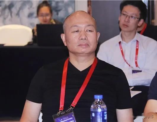 披着慈善的光鲜外套，背底里却干着最龌龊、最罪恶的事。湖北精神病院骗保事件的涉事