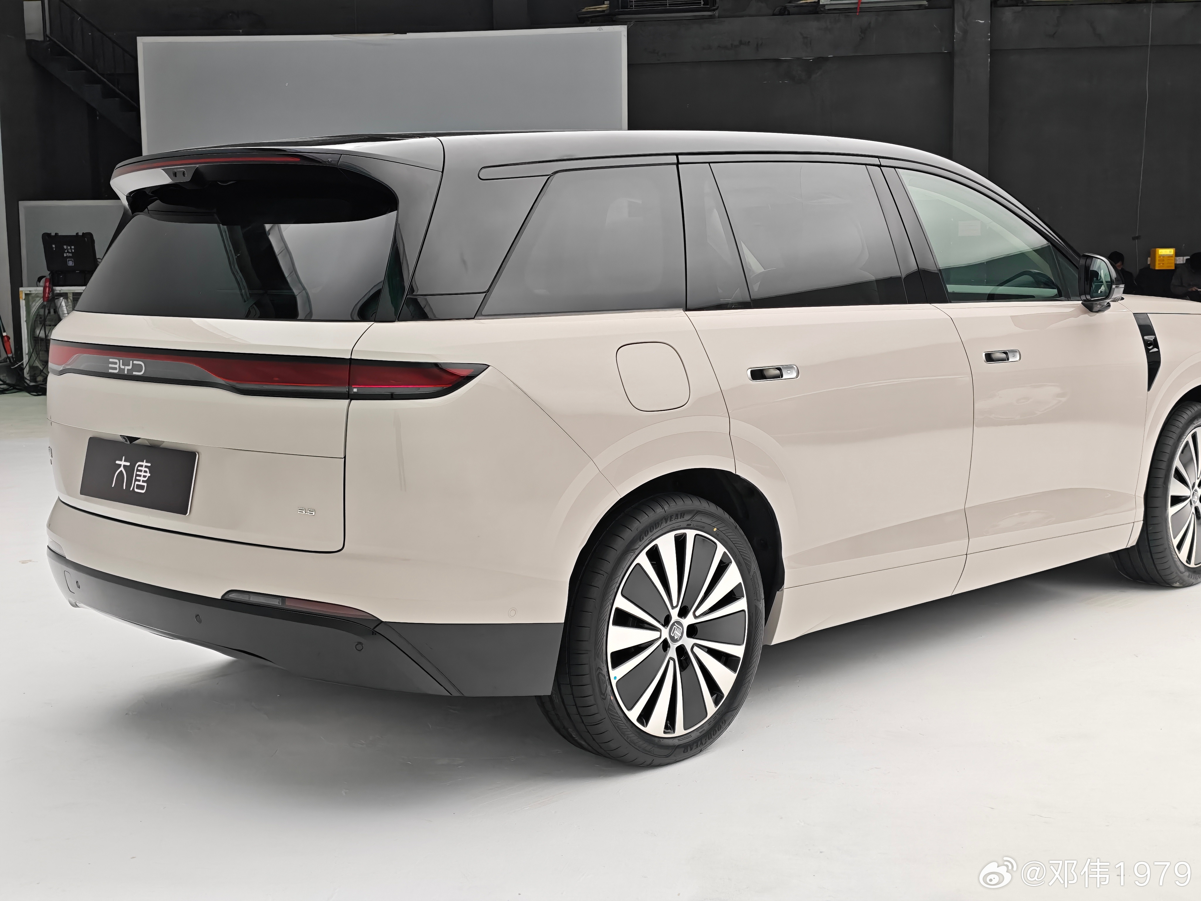 盛世大唐，大唐盛世。大v聊车D级SUV大唐全球首发亮相比亚迪