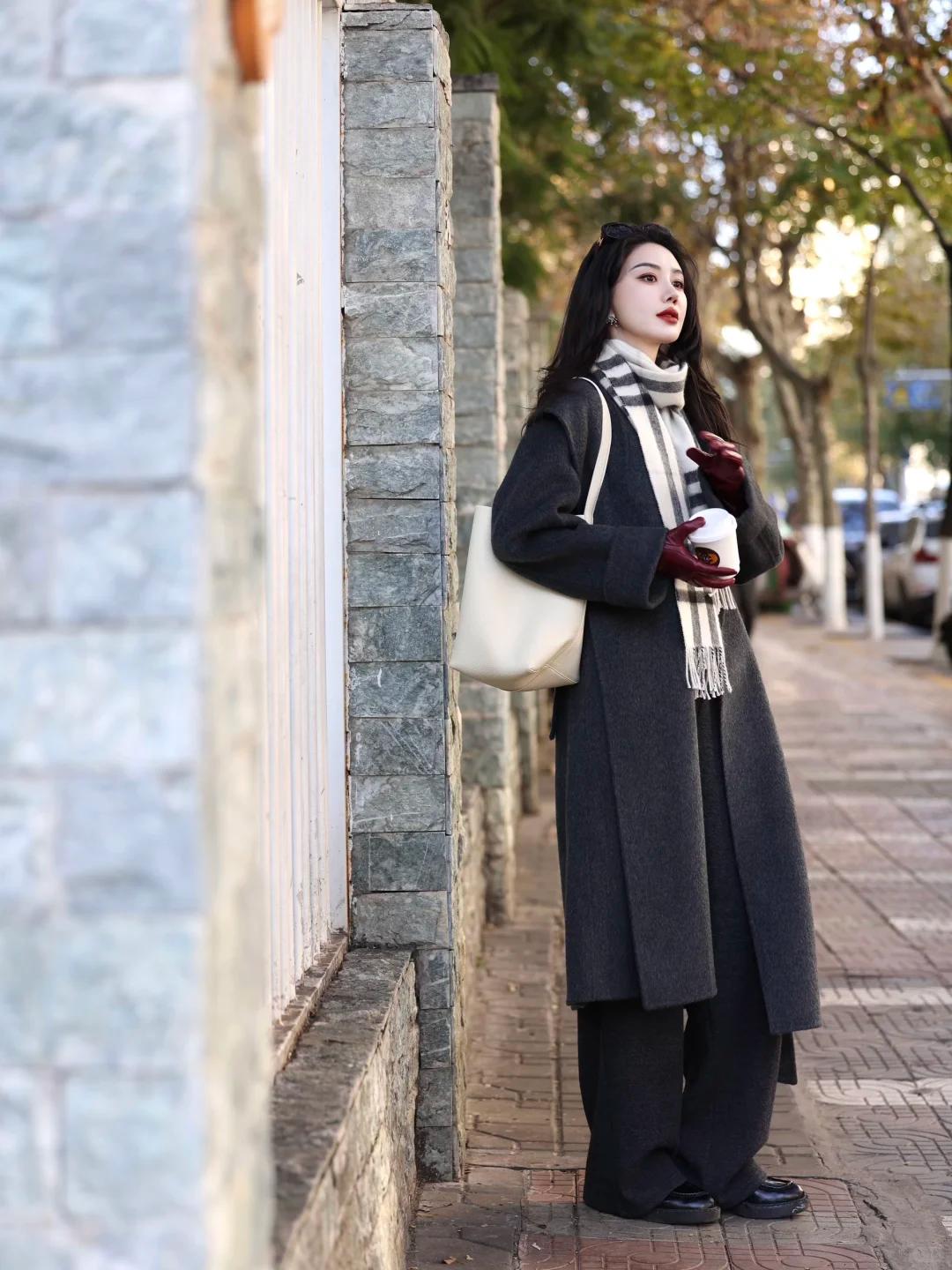 🔥冬季大衣穿搭秘籍｜5个技巧穿出高级感，保暖不臃肿！🧥✨冬天的大衣是气质担