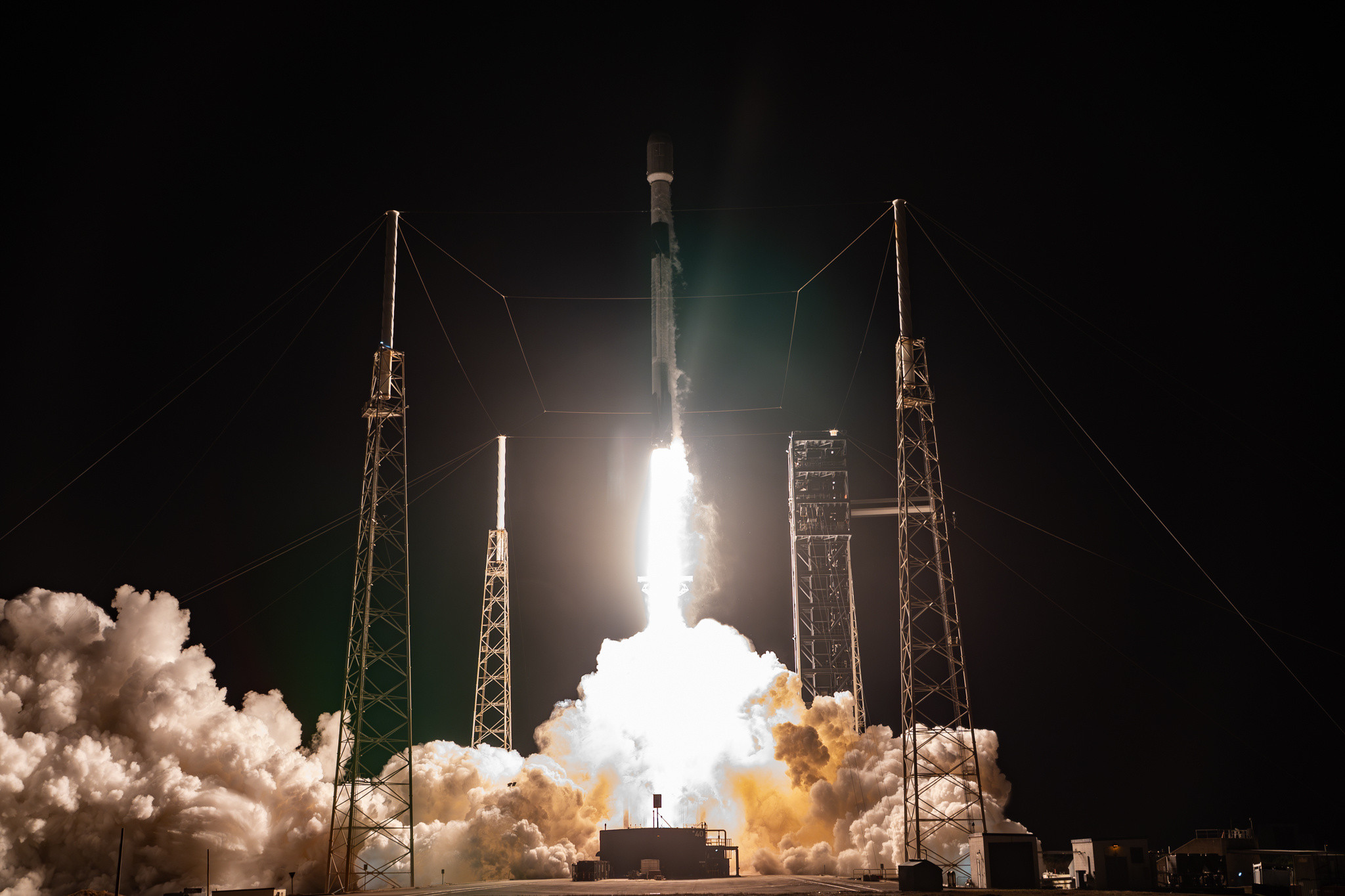 今天10:56，SpaceX在卡纳维拉尔太空军基地SLC-40，使用Falcon