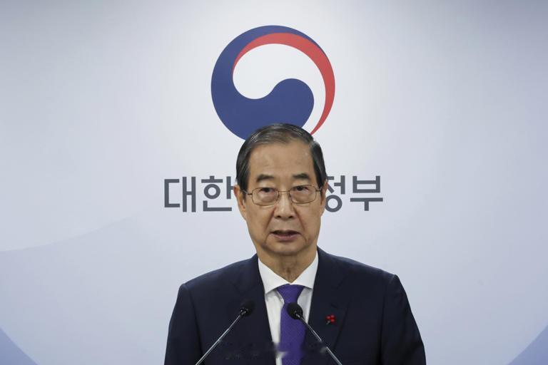 韩国代理总统韩悳洙寻求“转正”今天宣布辞职他表示，这么做的目的是为了承担“更重大