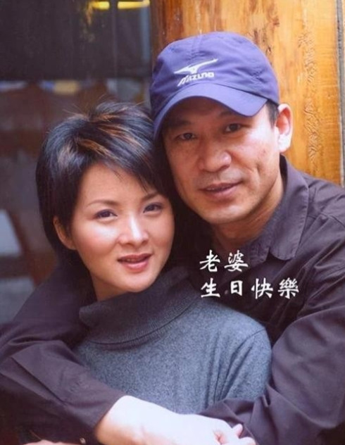 当年，27岁的谢兰嫁给大自己11岁的师小红，两人约好了丁克，不要孩子，因为她的父