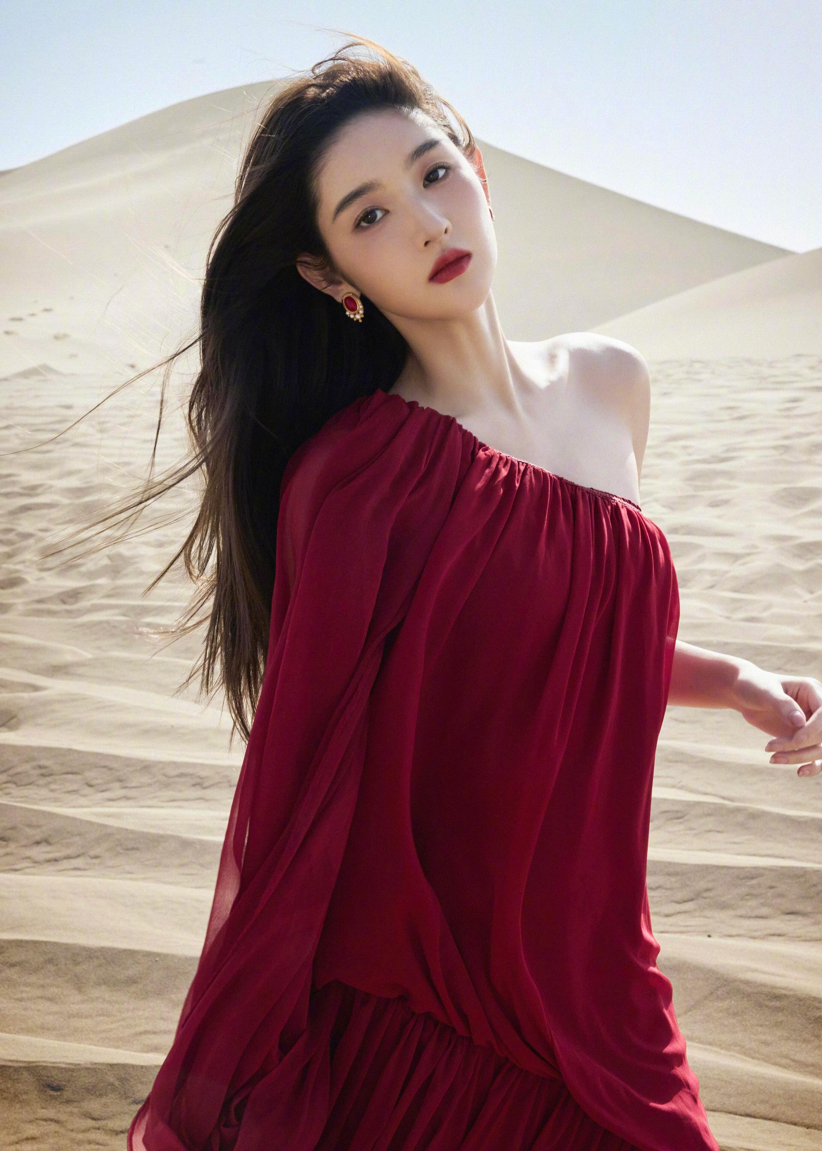 王玉雯硬照表现力好绝，美丽大气​​​