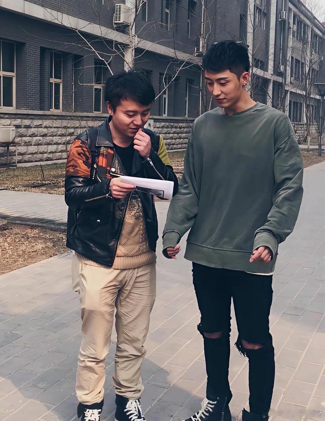 十年前的黄景瑜也太瘦了吧，跟现在完全不一样哎感觉