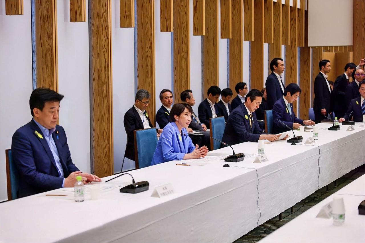 2026年6月30日，日本经济产业大臣赤泽亮正向日本内阁递交2026版《通商白皮