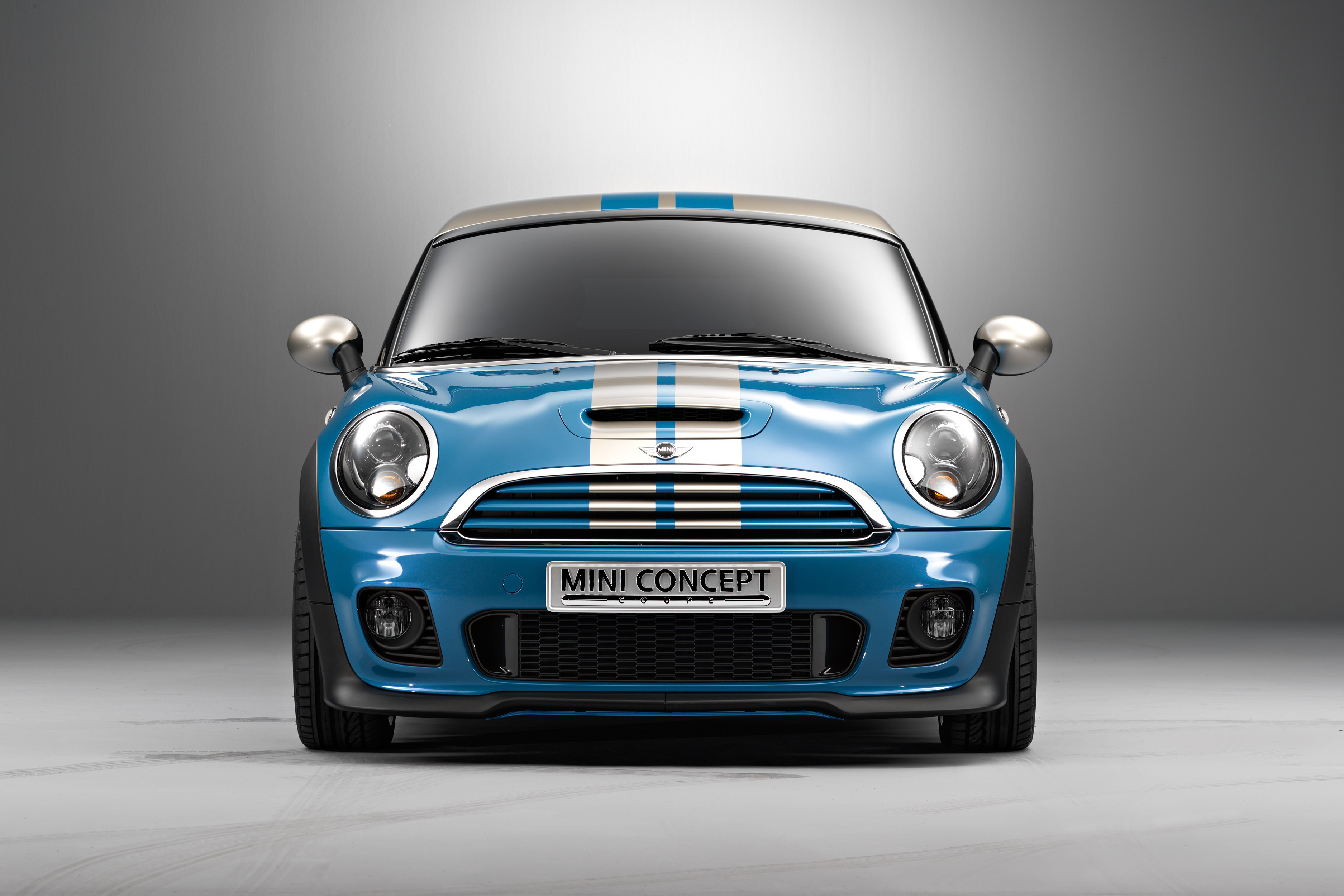 2009MINICoupeConcept概念车2011年正式量产，底盘代号