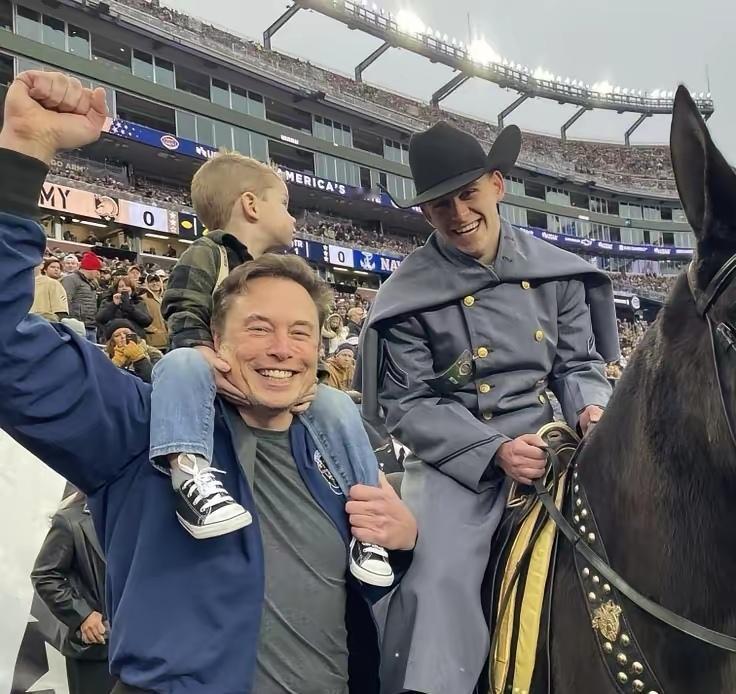 马斯克说“金钱和幸福不能同时获得”时，估计屏幕前有无数人在冷笑——身家8520亿