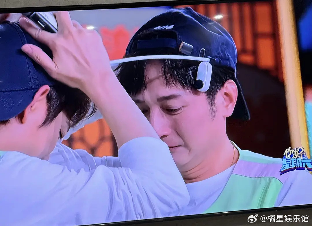 突然意识到，何老师和李维嘉两个人加起来都100多了