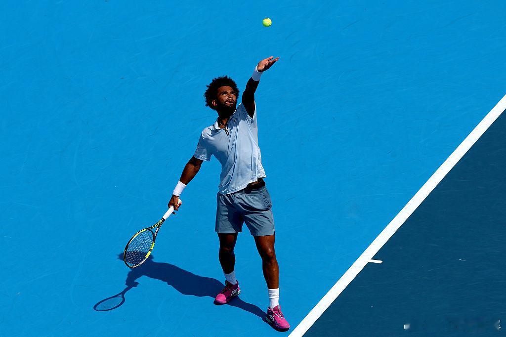 菲斯先下一盘！ATP1000辛辛那提大师赛决赛，菲斯首盘轰出8记ACE以6-3