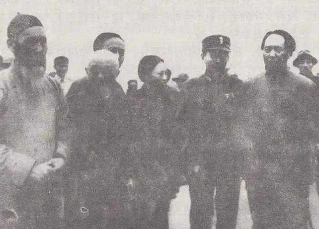 毛主席的警卫员功夫有多厉害？答案可能跟你想的不一样。 1945年8月，毛主席