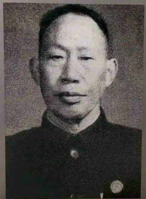 王家烈为何成为长征路上，唯一被蒋介石连根拔起地方军阀？红军长征时，西南各军阀，川
